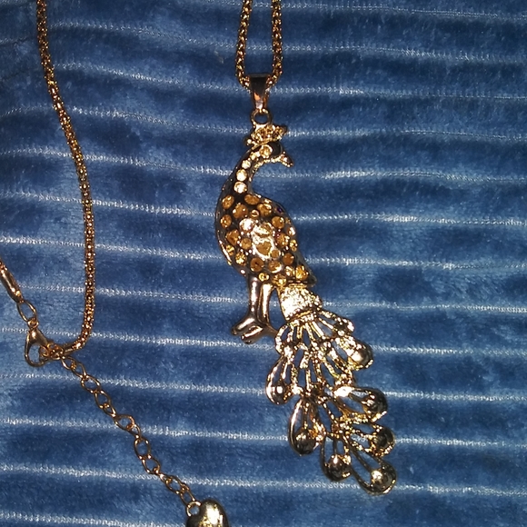 NEW Betsey Johnson peacock necklace - Picture 2 of 4